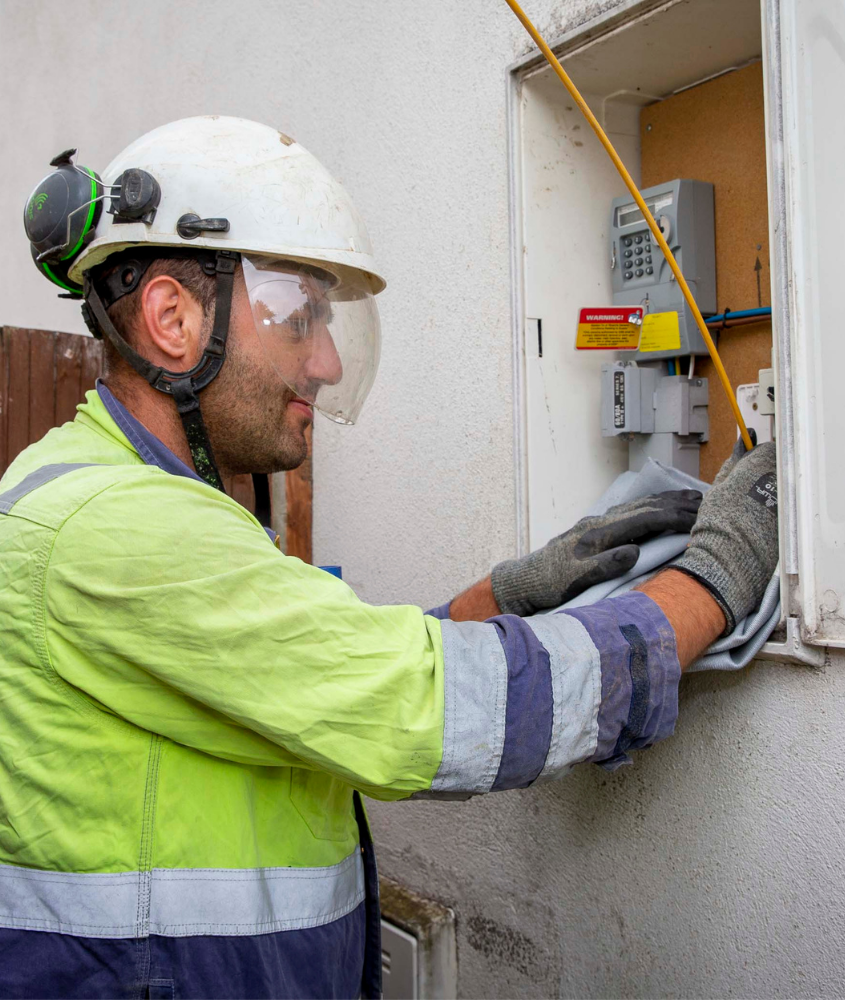 SIRO installation engineer connecting fibre to a home via the esb network